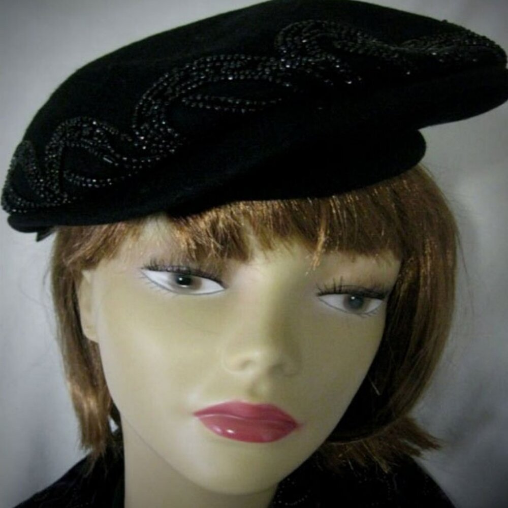 1940's - 1950's Vintage Black Glass Beaded Beret Hat
